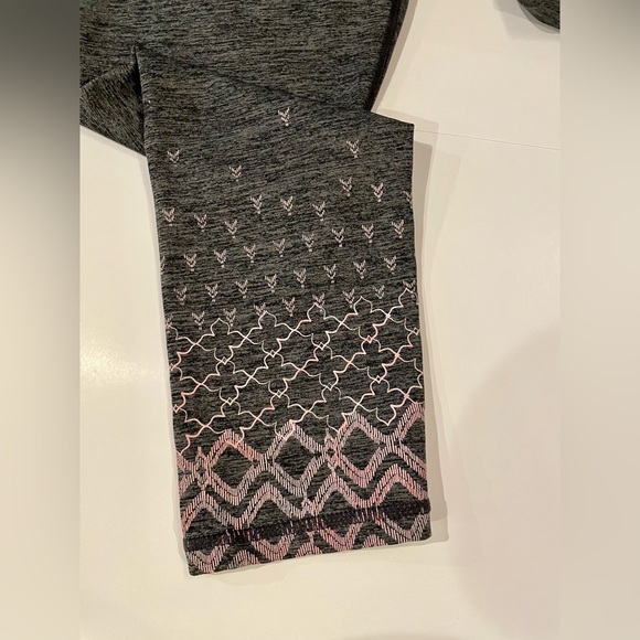 Gaiam Prism Mandala Print Gray Pink Yoga Capri Leggings Size Med - Picture 2 of 5